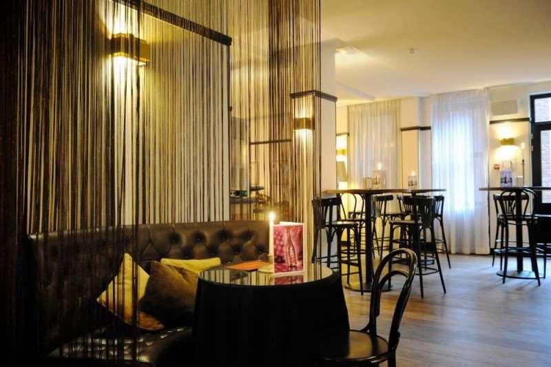 Hotel Latroupe Le Berger Saint-Gilles Restaurace fotografie