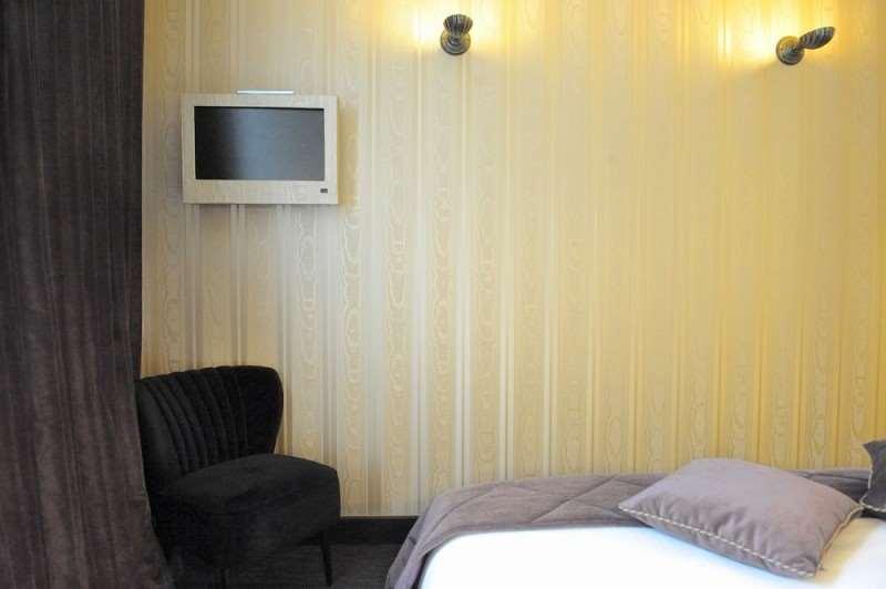 Hotel Latroupe Le Berger Saint-Gilles Pokoj fotografie
