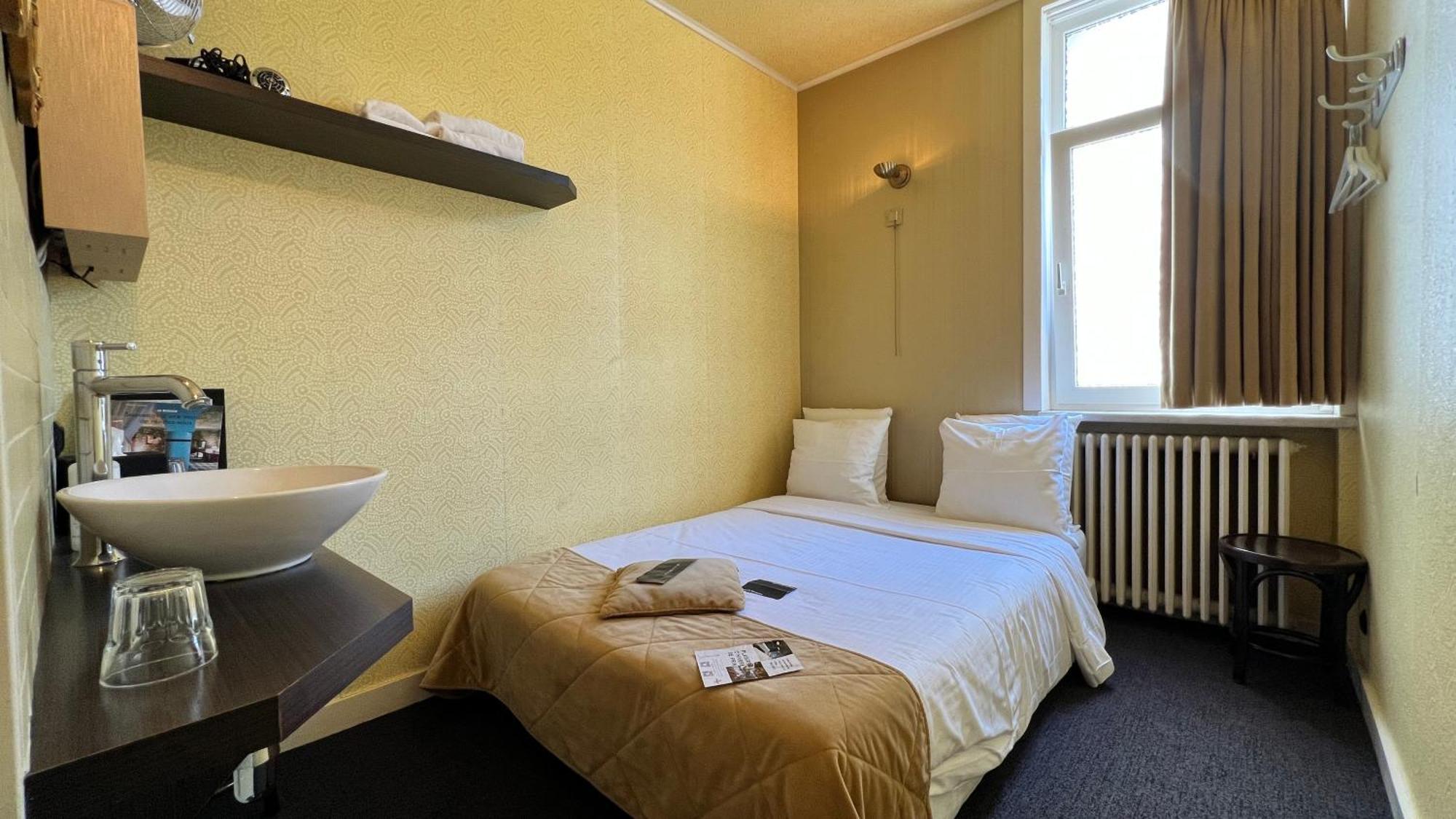 Hotel Latroupe Le Berger Saint-Gilles Pokoj fotografie